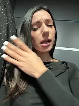  MiaQueen  online show from 12-19-25, 10:12