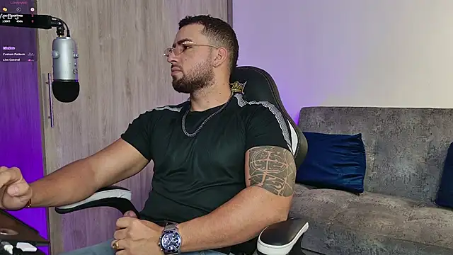 Snapshot of mr_david_cox chatting on 03-03-25, 12:50 mr david cox online show from 03-03-25, 12:50