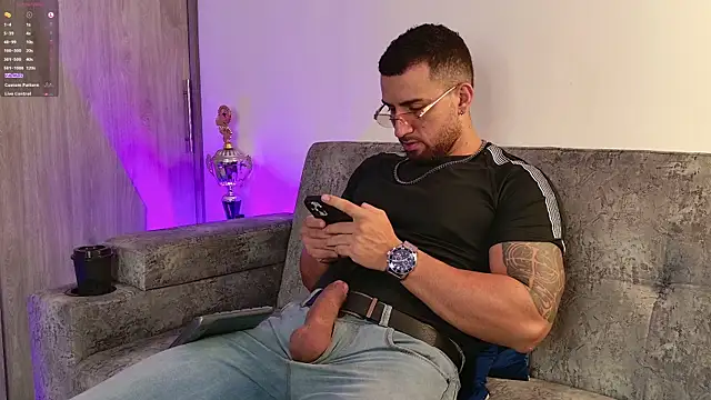 Snapshot of mr_david_cox chatting on 02-27-25, 12:12 mr david cox online show from 02-27-25, 12:12