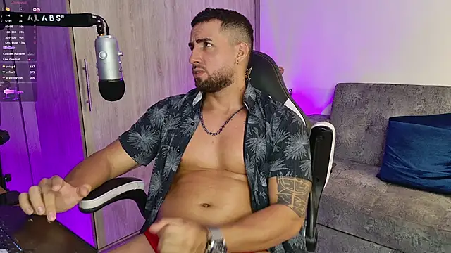 Snapshot of mr_david_cox chatting on 02-15-25, 03:31 mr david cox online show from 02-15-25, 03:31