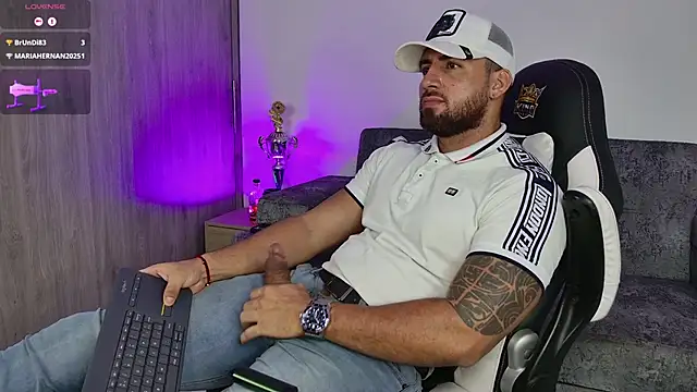 Snapshot of mr_david_cox chatting on 02-09-25, 03:32 mr david cox online show from 02-09-25, 03:32