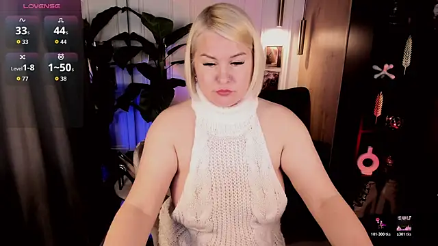 Snapshot of YolandaKiss chatting on 07-12-26, 08:53 YolandaKiss online show from 07-12-26, 08:53