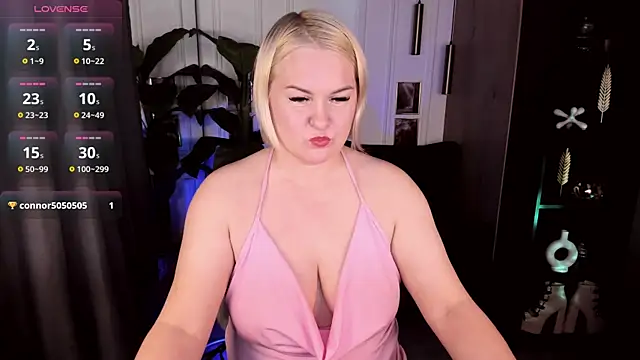 Snapshot of YolandaKiss chatting on 07-13-26, 10:31 YolandaKiss online show from 07-13-26, 10:31