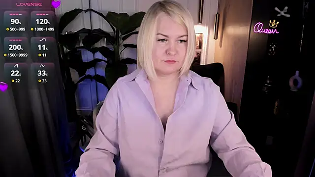 Snapshot of YolandaKiss chatting on 05-29-26, 04:18 YolandaKiss online show from 05-29-26, 04:18