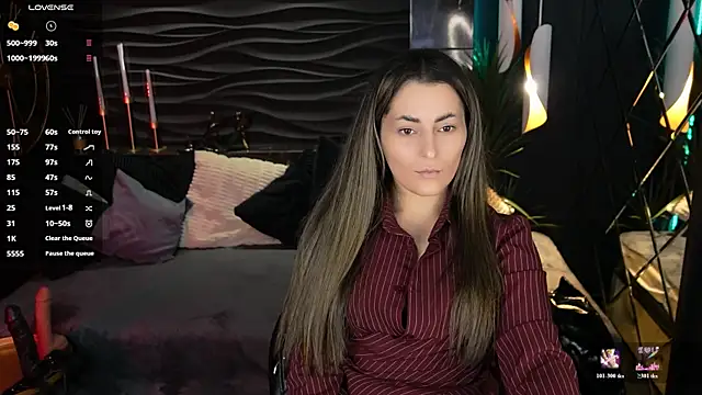 Snapshot of KylieMellow chatting on 06-10-26, 01:45 KylieMellow online show from 06-10-26, 01:45