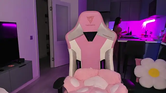 Snapshot of wow_lovie chatting on 10-04-25, 04:19 wow lovie online show from 10-04-25, 04:19