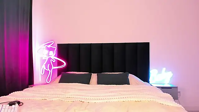 Snapshot of wow_lovie chatting on 03-09-25, 08:29 wow lovie online show from 03-09-25, 08:29