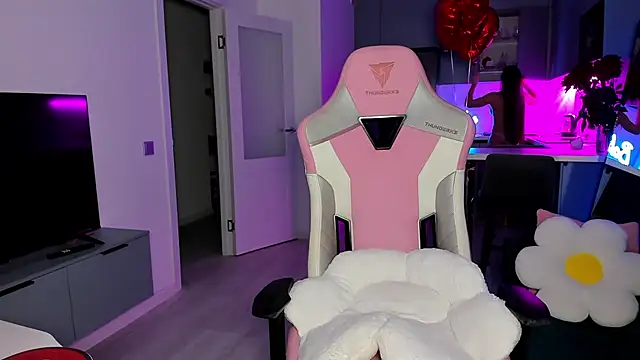 Snapshot of wow_lovie chatting on 02-24-26, 04:35 wow lovie online show from 02-24-26, 04:35