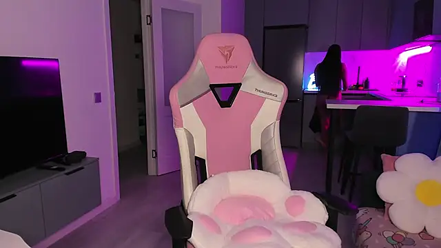 Snapshot of wow_lovie chatting on 09-13-25, 08:20 wow lovie online show from 09-13-25, 08:20