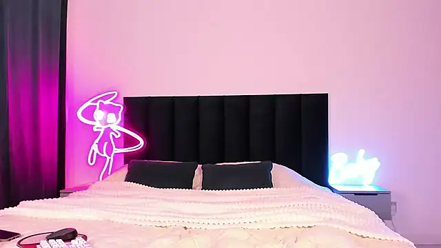 Snapshot of wow_lovie chatting on 03-12-25, 08:19 wow lovie online show from 03-12-25, 08:19