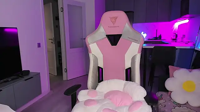 Snapshot of wow_lovie chatting on 11-20-25, 04:29 wow lovie online show from 11-20-25, 04:29