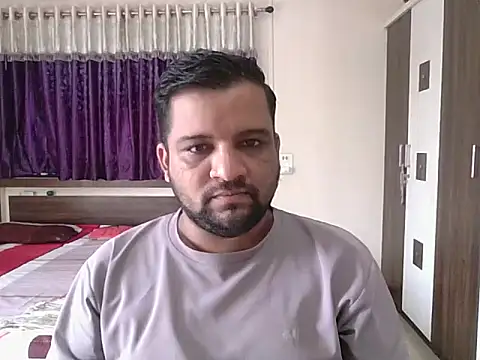 Snapshot of dhruv_love chatting on 09-18-25, 03:53 dhruv love online show from 09-18-25, 03:53