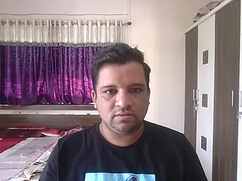 Snapshot of dhruv_love chatting on 10-06-25, 04:13 dhruv love online show from 10-06-25, 04:13