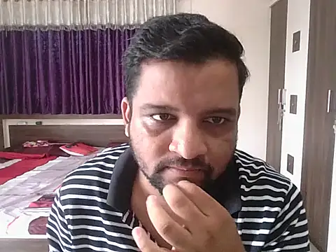 Snapshot of dhruv_love chatting on 09-20-25, 04:50 dhruv love online show from 09-20-25, 04:50