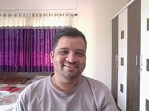 Snapshot of dhruv_love chatting on 10-15-25, 04:22 dhruv love online show from 10-15-25, 04:22