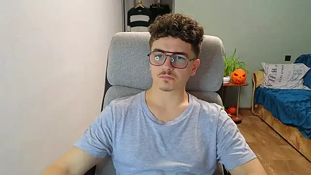 Remy Miles online show from 11-27-25, 02:06