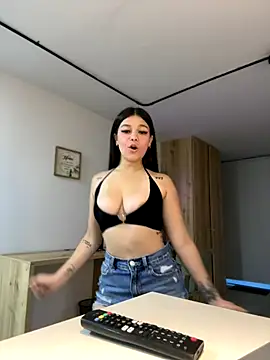 Alyshanon18 online show from 09-20-25, 10:48