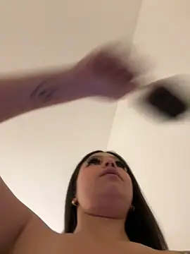 Alyshanon18 online show from 03-02-25, 10:45