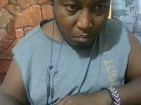 Snapshot of honeyswit chatting on 02-12-26, 09:47 honeyswit online show from 02-12-26, 09:47