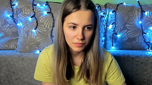 MaggieCake online show from 11-05-25, 05:10