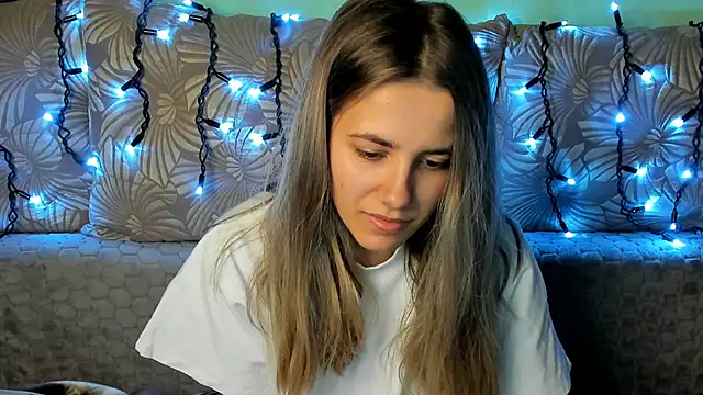 MaggieCake online show from 11-10-25, 05:23