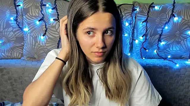 MaggieCake online show from 11-09-25, 04:38