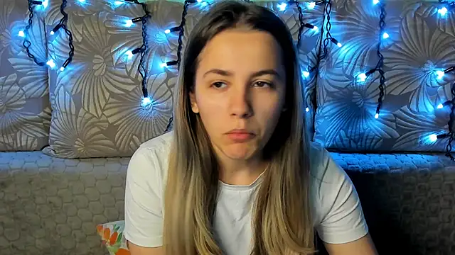 MaggieCake online show from 12-02-25, 03:07