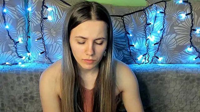 Snapshot of MaggieCake chatting on 02-13-25, 05:26 MaggieCake online show from 02-13-25, 05:26