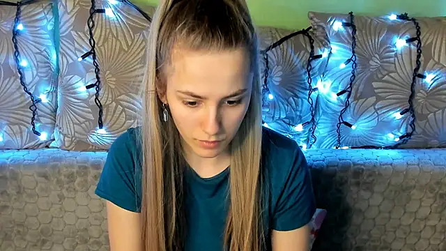 Snapshot of MaggieCake chatting on 01-27-25, 05:14 MaggieCake online show from 01-27-25, 05:14