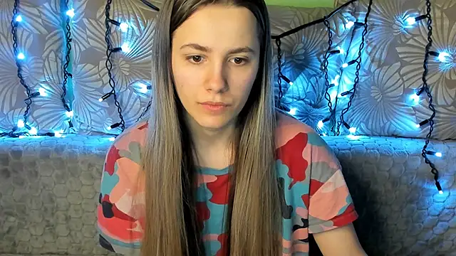 Snapshot of MaggieCake chatting on 02-19-25, 05:05 MaggieCake online show from 02-19-25, 05:05