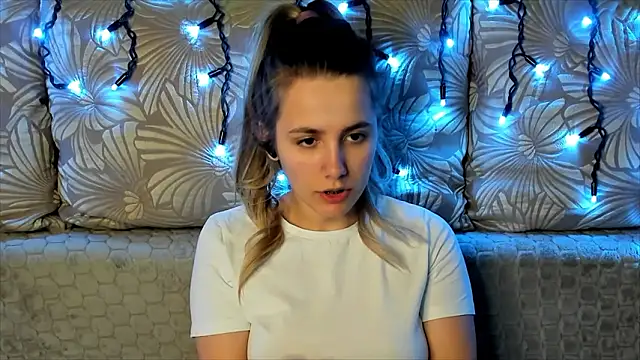 MaggieCake online show from 03-09-26, 02:59