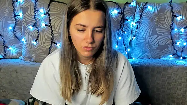 MaggieCake online show from 11-12-25, 03:54