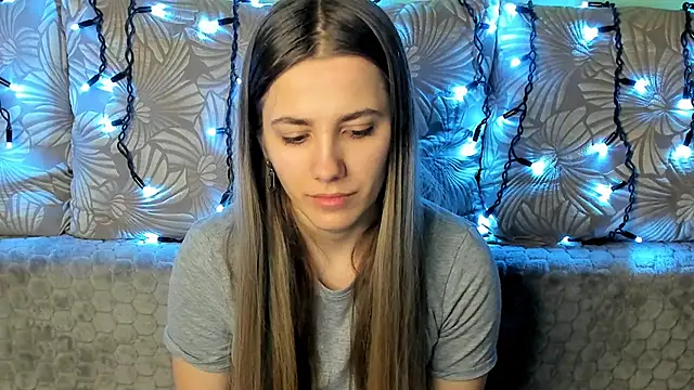 Snapshot of MaggieCake chatting on 03-02-25, 05:44 MaggieCake online show from 03-02-25, 05:44