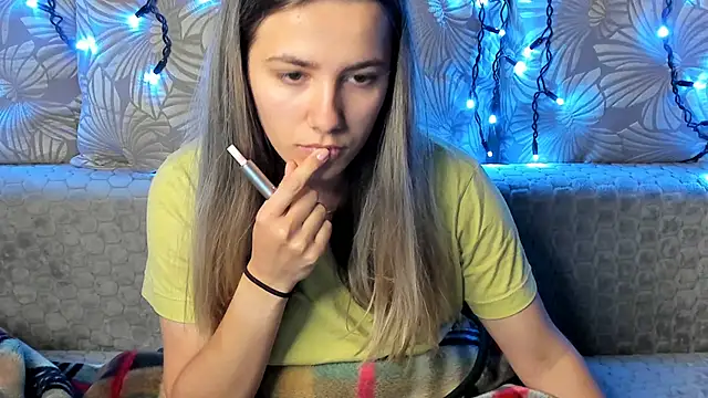 MaggieCake online show from 11-06-25, 05:11