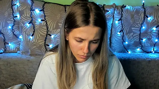 MaggieCake online show from 11-11-25, 03:45