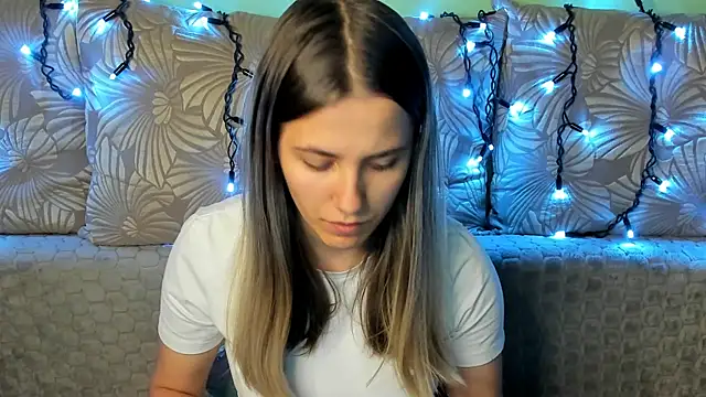 MaggieCake online show from 10-24-25, 02:21