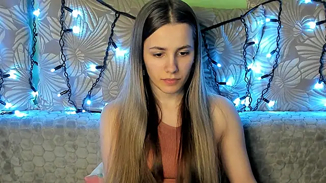 Snapshot of MaggieCake chatting on 02-14-25, 01:34 MaggieCake online show from 02-14-25, 01:34