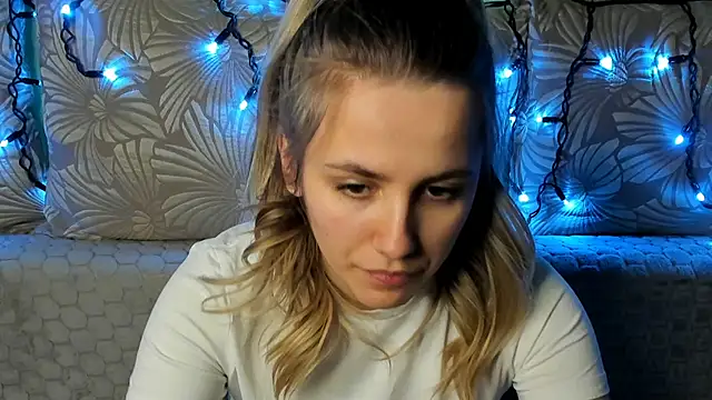 MaggieCake online show from 03-08-26, 01:22