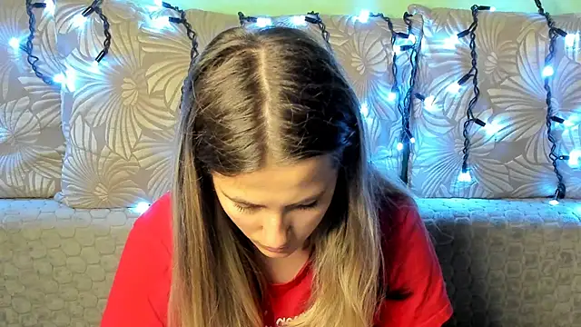 MaggieCake online show from 10-29-25, 01:26