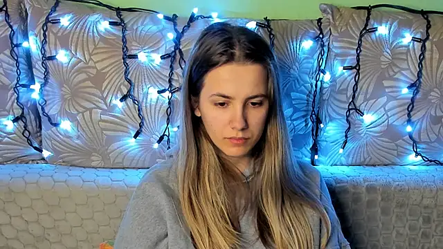 MaggieCake online show from 02-12-26, 02:00