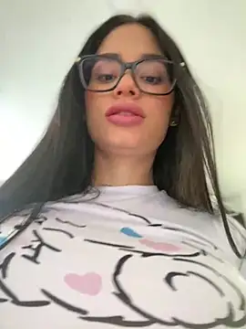 LaraHenao online show from 03-04-25, 01:06
