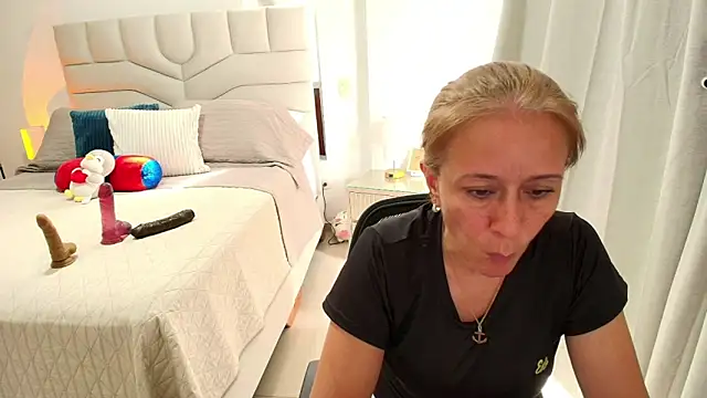 Naty Stone online show from 04-23-26, 07:48