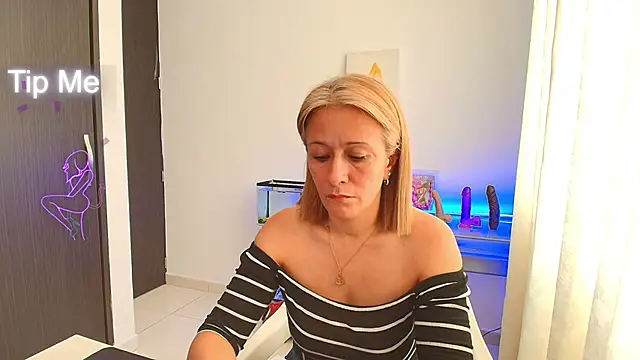 Naty Stone online show from 09-22-25, 07:53