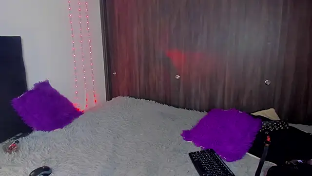 Rainnbow  online show from 03-15-25, 05:37