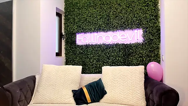 Snapshot of realhotfallingdevil chatting on 02-20-25, 09:44 realhotfallingdevil online show from 02-20-25, 09:44