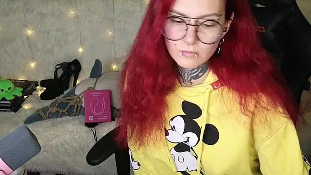 Ginger Stay online show from 10-31-25, 03:58