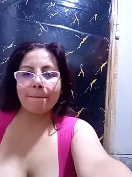 Snapshot of Anypink chatting on 02-18-25, 10:14 Anypink online show from 02-18-25, 10:14