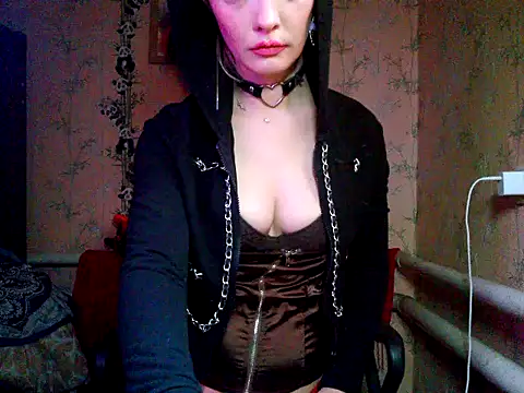 WildMissNiks online show from 11-18-25, 09:01