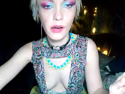 WildMissNiks online show from 12-23-24, 01:45