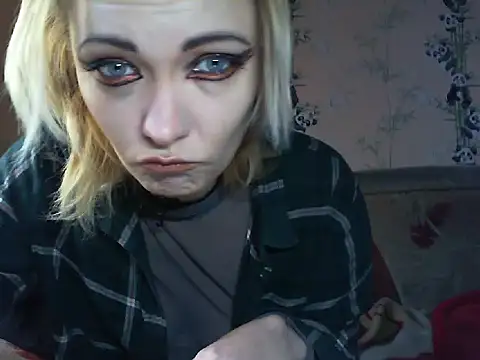 WildMissNiks online show from 05-06-26, 06:39